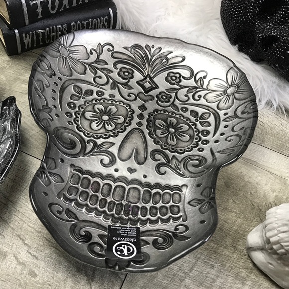 Silver day of the dead skull head tray - Picture 3 of 6